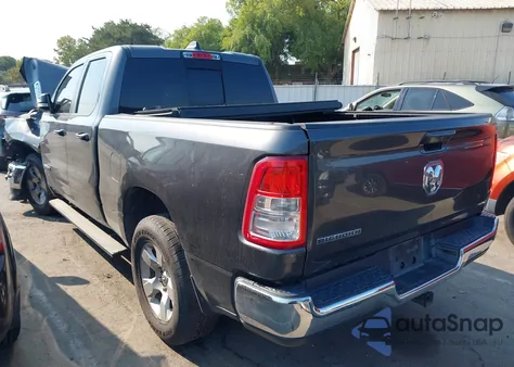 2022 Ram 1500 Big Horn 4X2 6'4 Box z USA, uszkodzony, nr VIN 1C6RREBG8NN268199